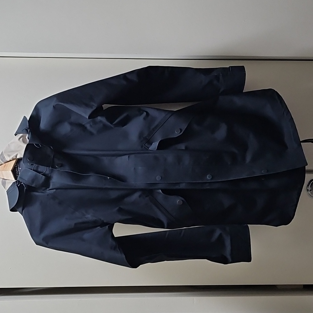 Everlane Black Raincoat with Hood and Relaxed Fit